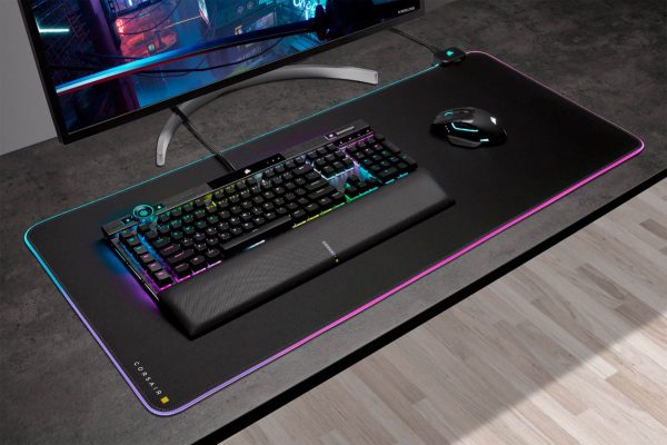 CORSAIR MM700 RGB Extended Cloth Gaming Mouse Pad-15