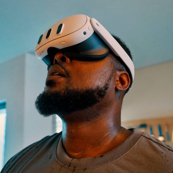Meta Quest 3 Mixed Reality Headset 512GB Refurbished White-11