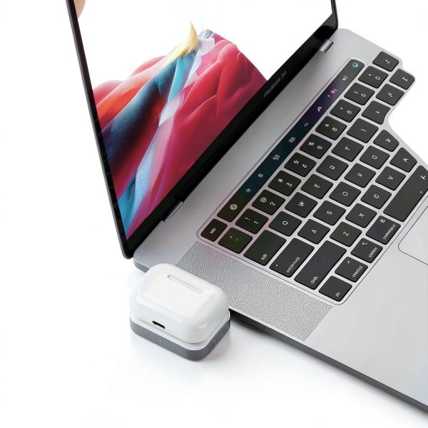 Satechi USB-C Wireless Charging Dock for AirPods Pro-20