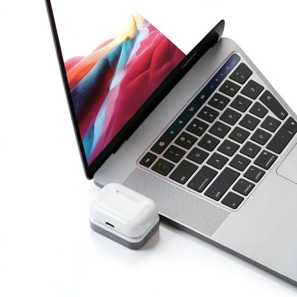 Satechi USB-C Wireless Charging Dock for AirPods Pro-14