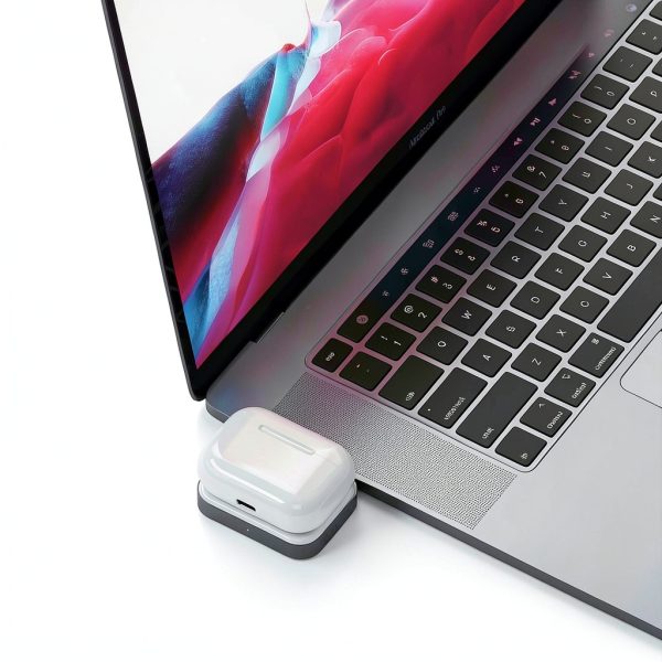 Satechi USB-C Wireless Charging Dock for AirPods Pro-1
