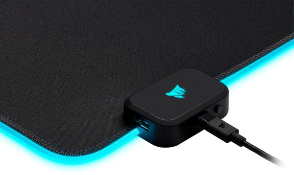 CORSAIR MM700 RGB Extended Cloth Gaming Mouse Pad-10